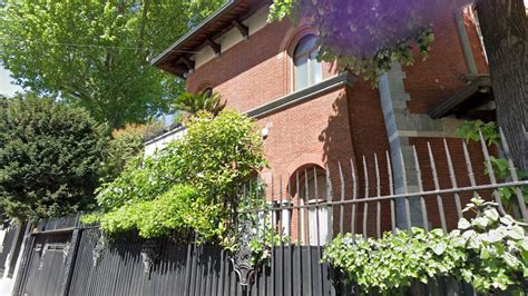 chi ha comprato la casa di versace